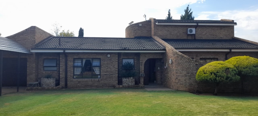 7 Bedroom Property for Sale in Bloemhof North West